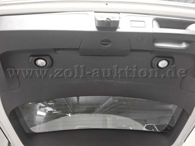LED-Beleuchtung Kofferraum
Verkleidung Heckklappe geschürft