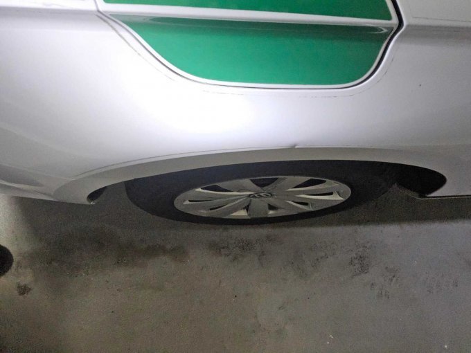 Seitenwand hinten rechts verdellt