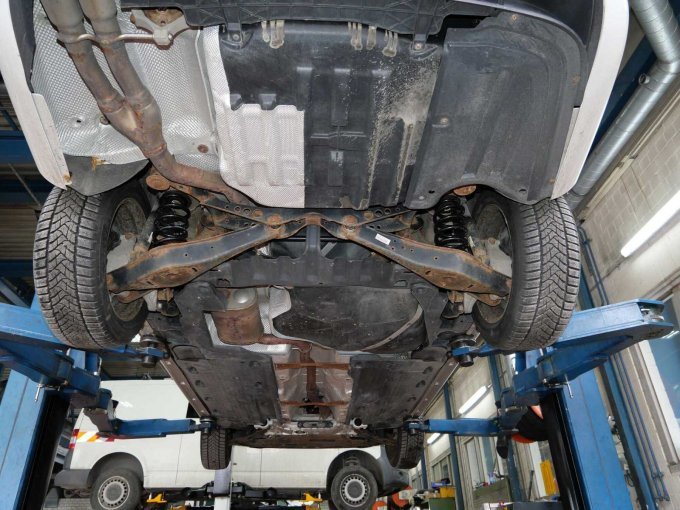 Ansicht unterhalb hinten