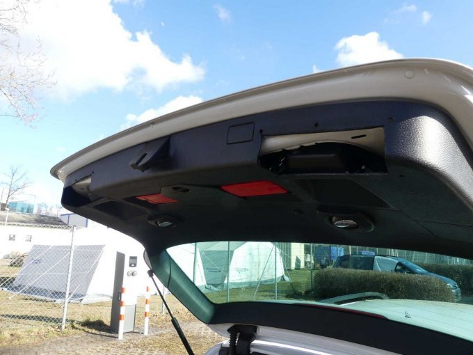 Heckklappe mit Ausschnitten