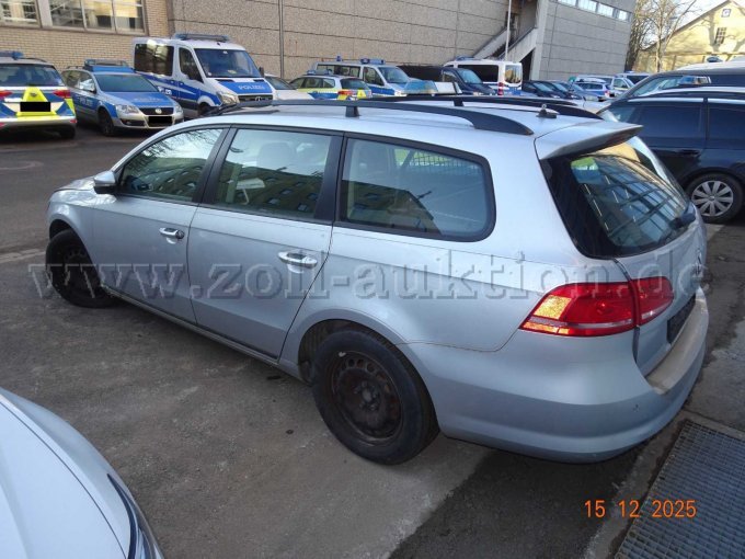 seitlich links hinten