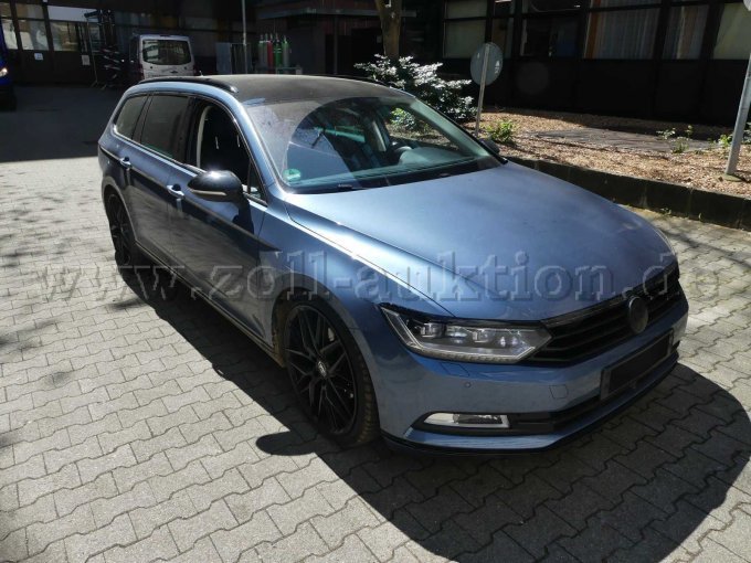 Ansicht VW Passat seitlich vorne Beifahrerseite