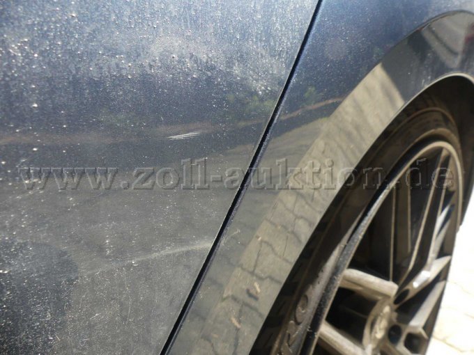 Ansicht VW Passat Kratzer an der Tür