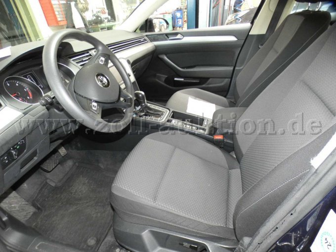 1 VW Passat Variant; ex Polizei; technische Mängel u. HU abgelaufen!! – foto 5 – kavel bij Zoll-Auktion, Kiel