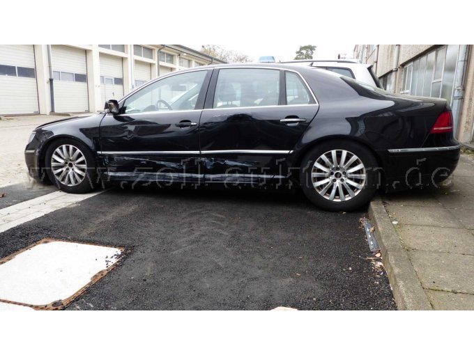 linke Seite (kniend)