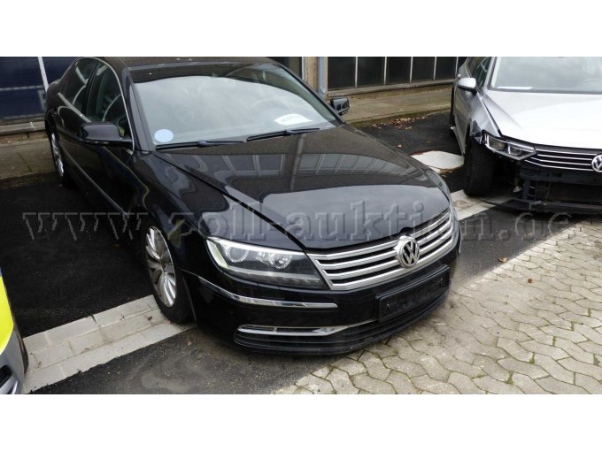 vorn-seitlich rechts (stehend)