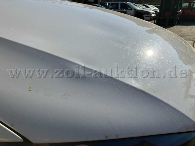 Motorhaube verbeult