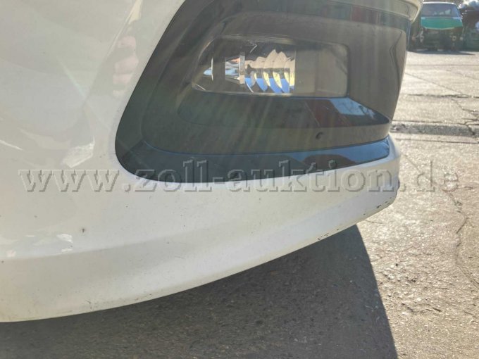 Frontstoßstange unterer Bereich zerkratzt