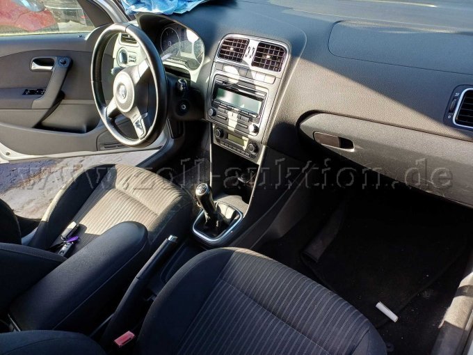 VW Polo - Armaturen von Beifahrerseite aus
