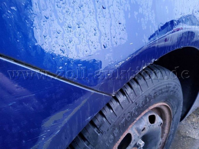 Seitenwand riechts eingedellt und verschrammt