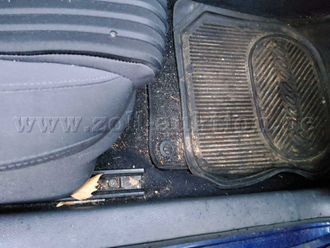 Innenraum verschmutzt Vordersitze