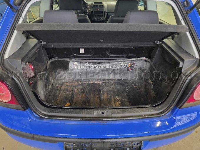VW Polo 9n, Kofferraum mit Kofferraumwannen Ansicht