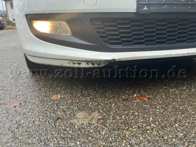 Frontstoßfänger Beifahrerseite Beschädigung