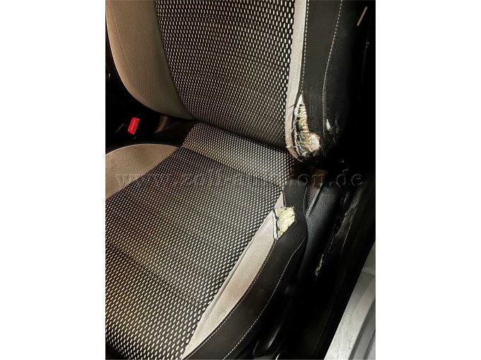 Fahrersitz verschlissen