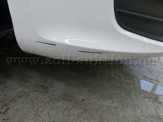 Beschädigungen Stoßfänger vorne