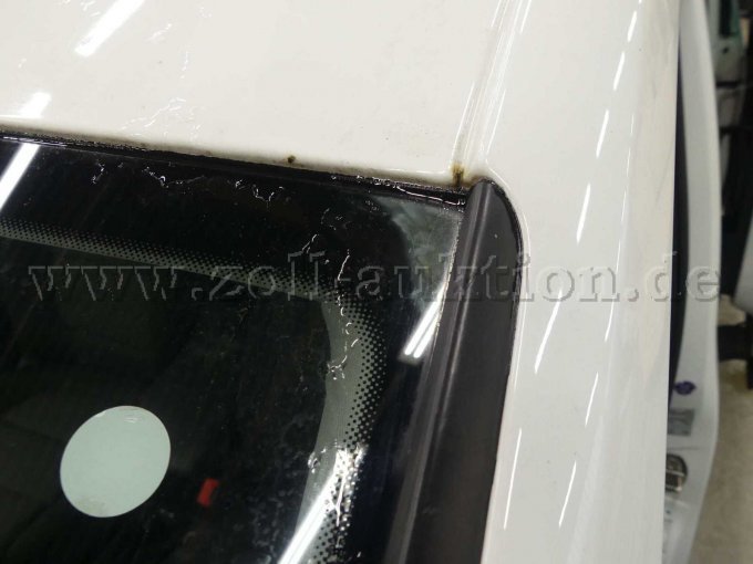 Schäden Frontscheibe und Korrosion Scheibenrahmen