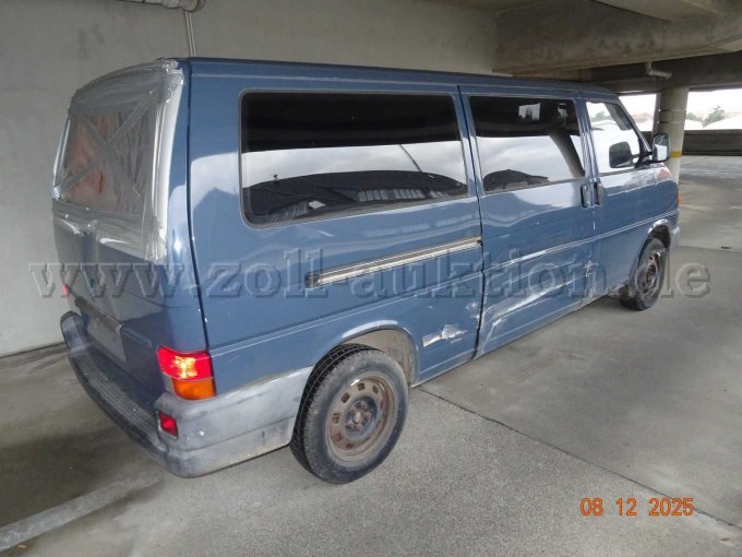 seitlich rechts hinten