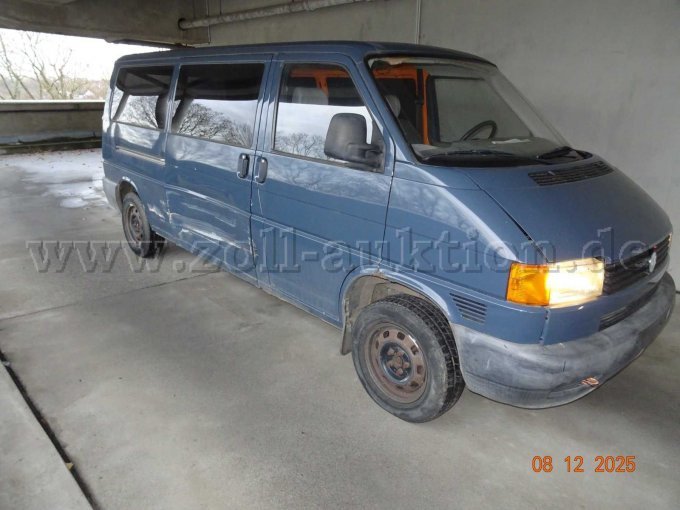 seitlich rechts vorn