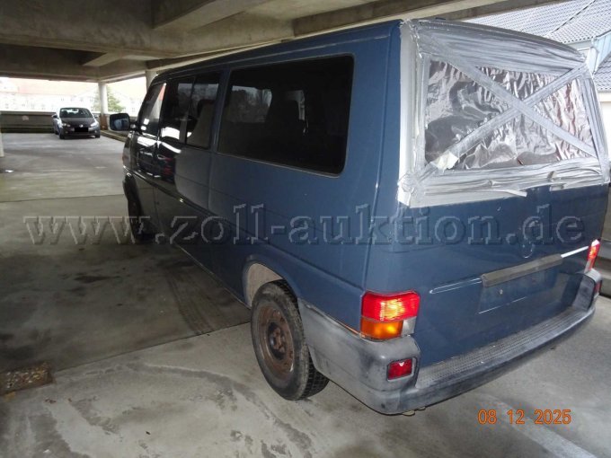 seitlich links hinten