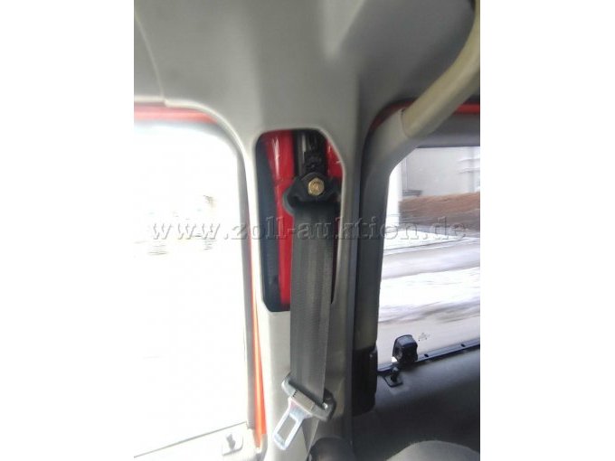 Beschädigung Gurtabdeckung Beifahrer