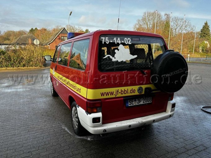 Bild von hinten mit Reifen am Heck