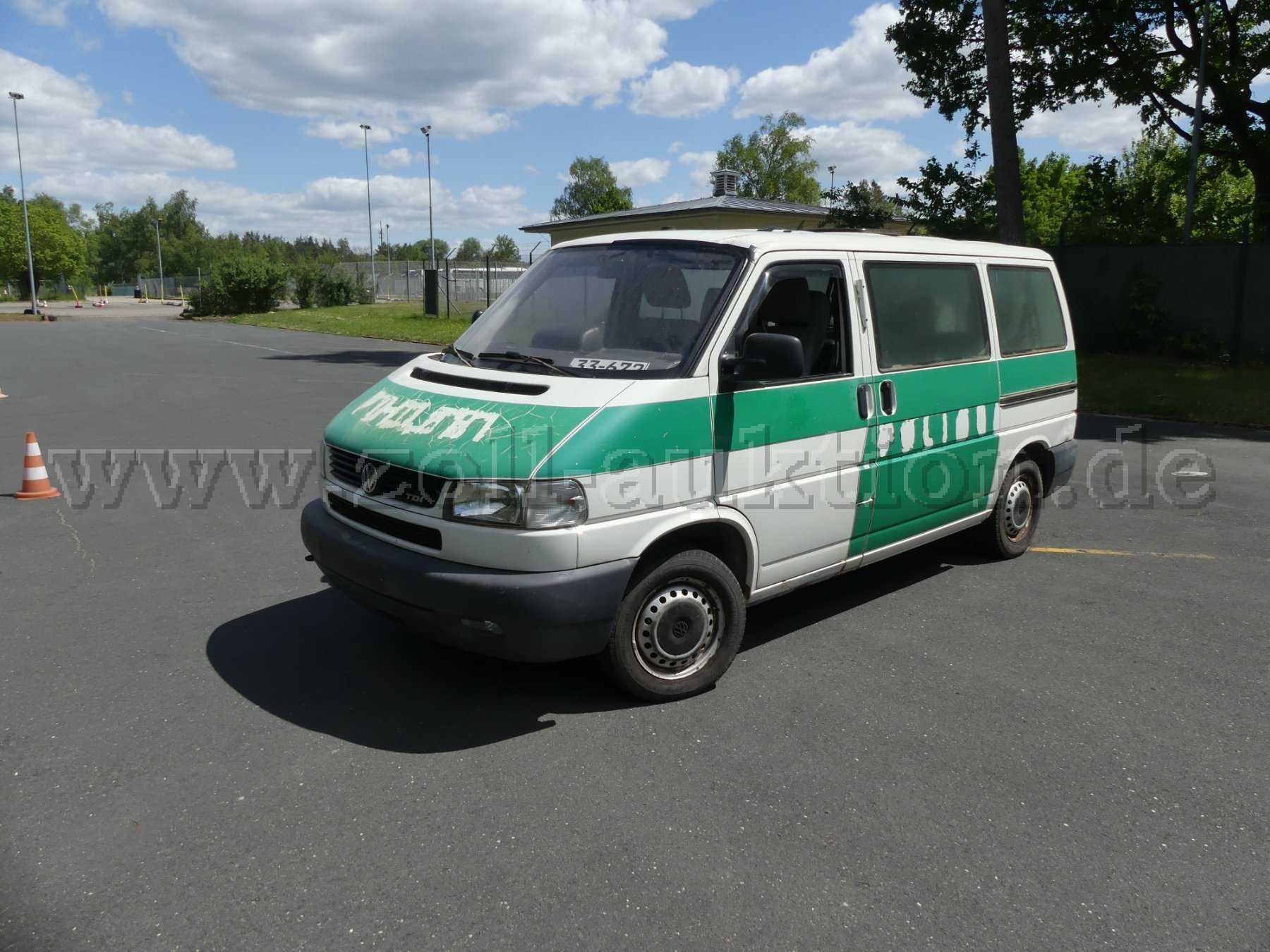 seitlich vorne links