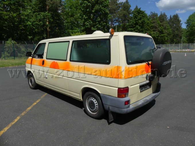 seitlich hinten links