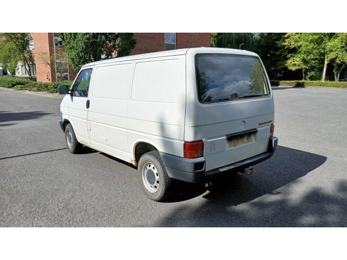 1 VW T4 geschlossener Kasten, 1,9 Diesel, 44 KW Bastler/Defekt – foto 3 – kavel bij Zoll-Auktion, Münster
