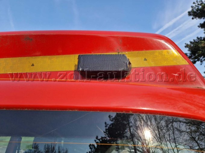 Blaulichter am Heck im Hochdach wurden abgeklebt und sind außer Betrieb