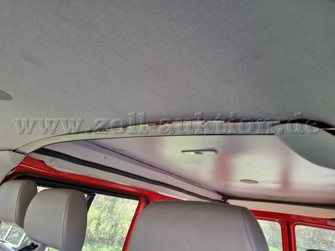 Leiste am Dachhimmel oberhalb der Vordersitze lose