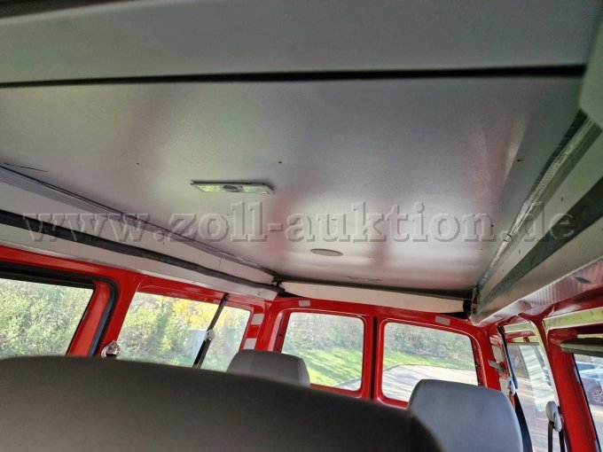 VW T5 Dachhimmel wurde seitlich mit Klebeband fixiert
