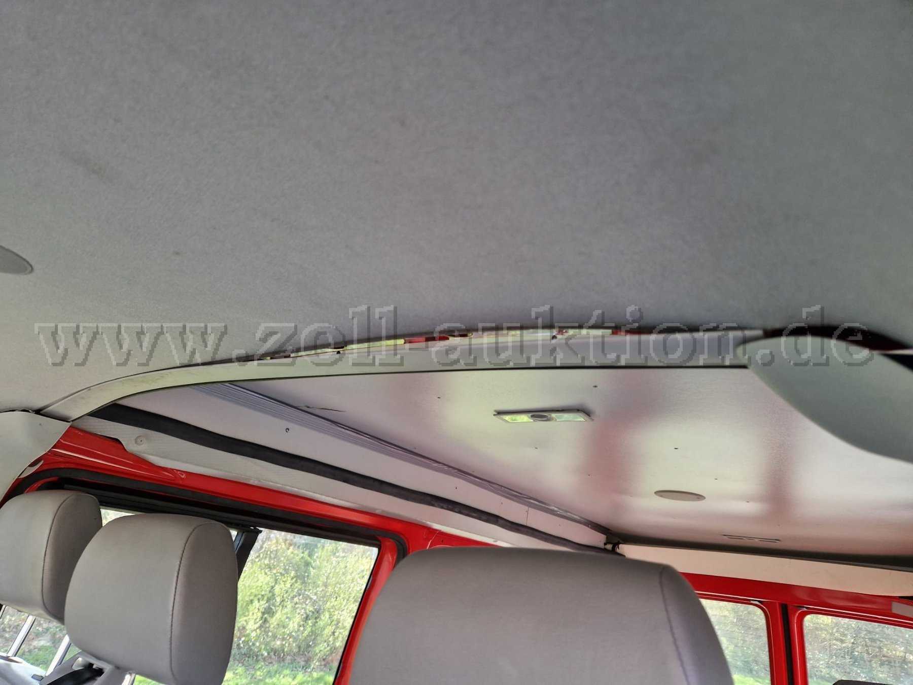 Leiste am Dachhimmel oberhalb der Vordersitze lose