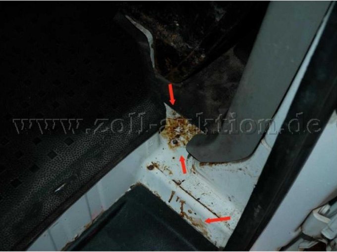 Bodenblech hinten - Korrosion