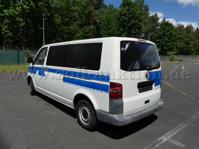 seitlich hinten links