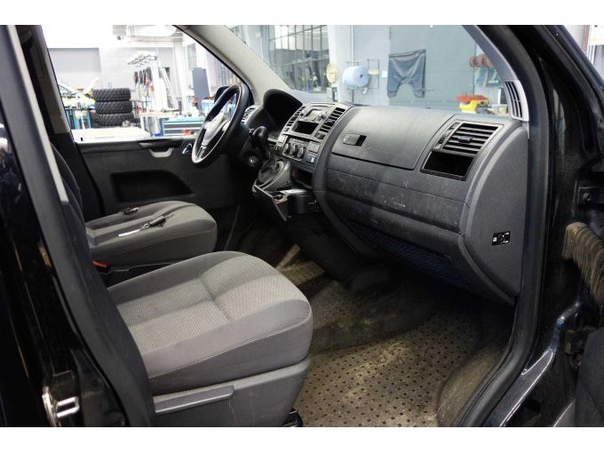 Fahrzeuginnenraum/Beifahrerseite