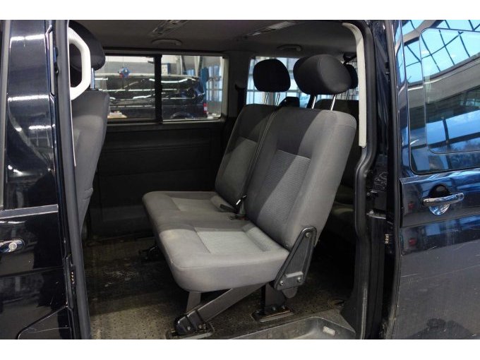 2 Sitzreihe Blickrichtung Fahrerseite