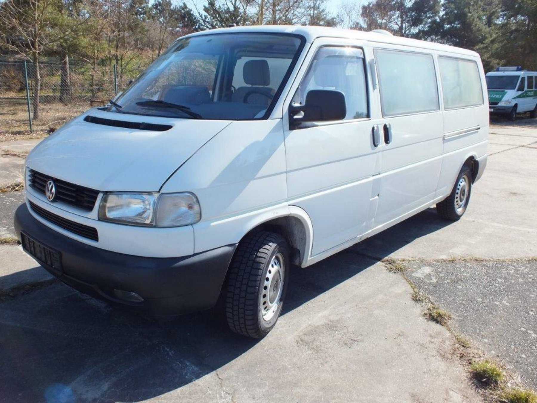 Ansicht schräg von vorne Fahrerseite