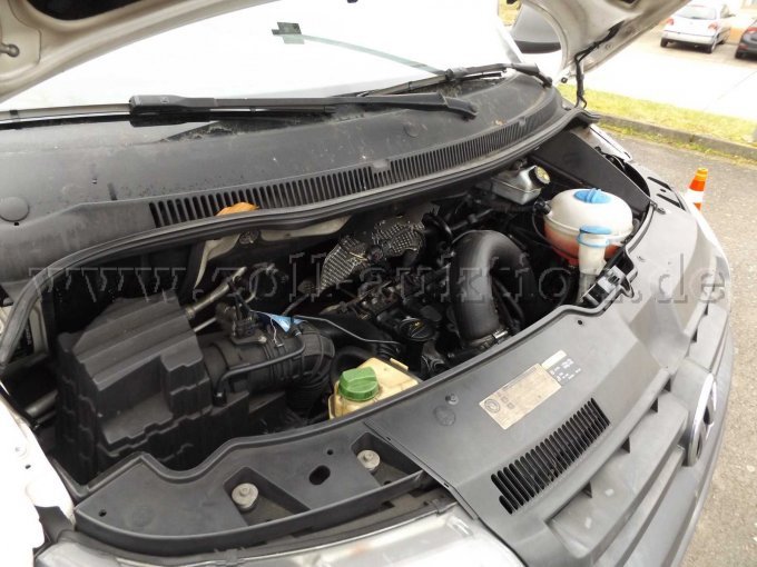 Motorhaube geöffnet