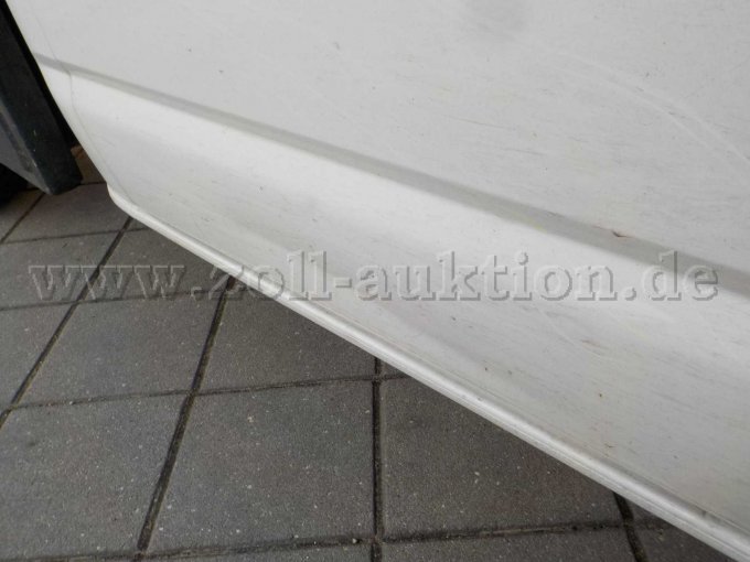 Detailbild eingedrückte Beifahrertüre hinten rechts