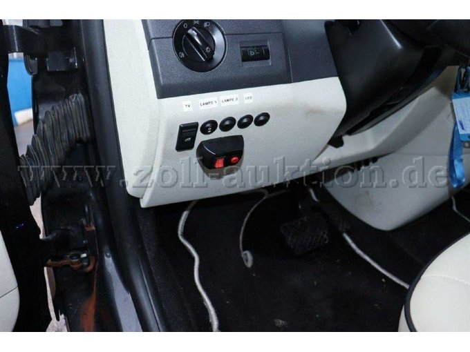 Bedienelement Lichtanlage und Öffner Seitentür