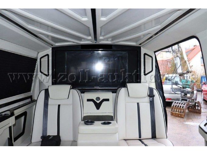 Innenansicht 2, Werbeaufschrift Rahmen oben