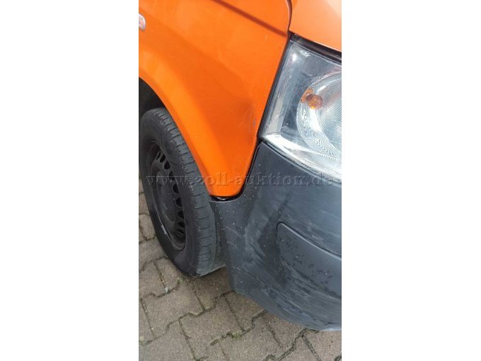 Reparierter Unfallschaden vorne links neuer Kotflügel