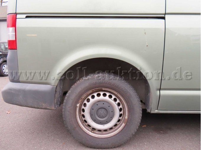 Seitenteil hinten rechts eingedellt und verkratzt