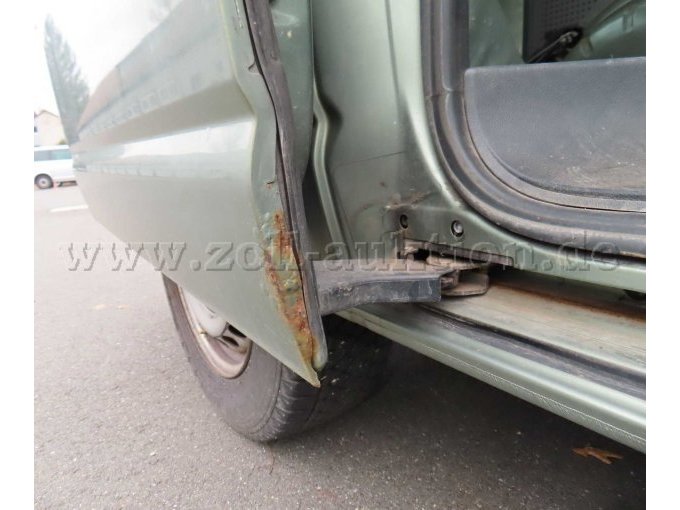 Schiebetür stark korrodiert