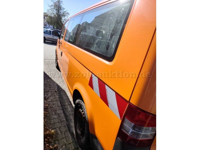 1 VW T5 Transporter Kasten-Kombi (7E) defekt – foto 5 – kavel bij Zoll-Auktion, Aurich