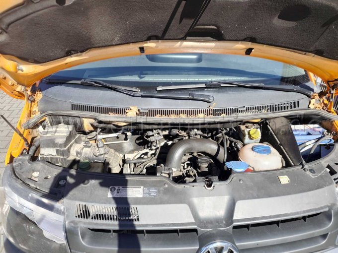 1 VW T5 Transporter Kasten-Kombi (7E) defekt – foto 13 – kavel bij Zoll-Auktion, Aurich