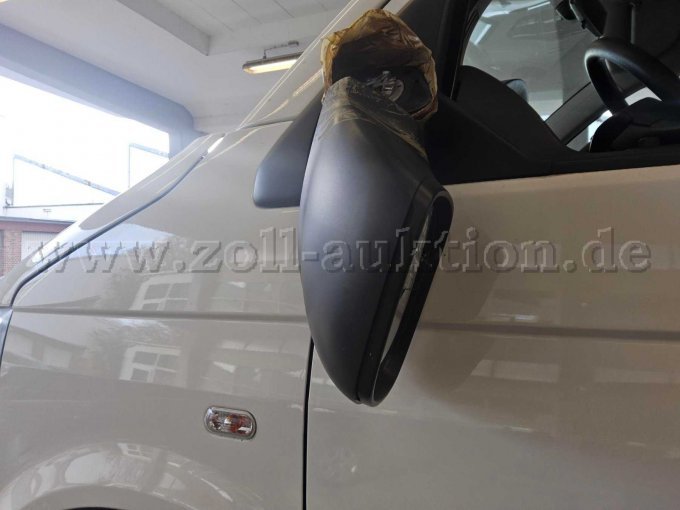 Spiegel links zerstört