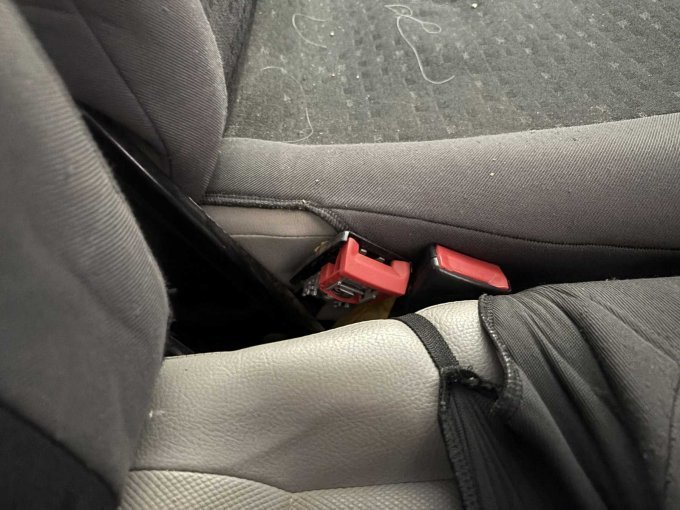 Gurtschloss mittlere 2er Sitzbank gebrochen