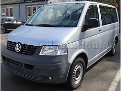 Ansicht diagonal vorne links, Motorhaube beschädigt und korrodiert, Stoßfänger verkratzt und ausgeblichen