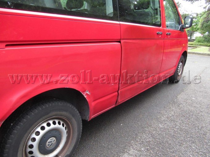 Unfallschaden rechts: Seitenteil rechts, Schiebetür rechts und Seitenschweller rechts
eingedellt und zerkratzt